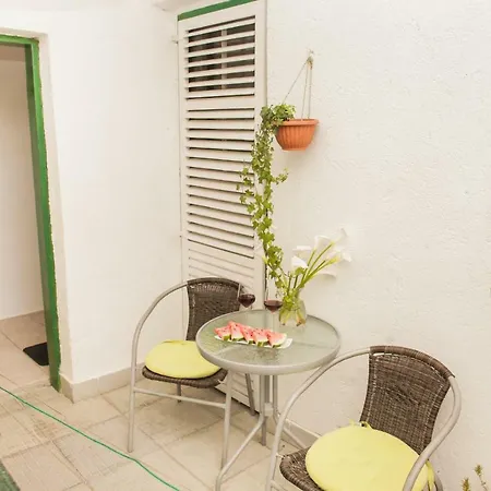 Lapov - First Row To The Sea Apartment *